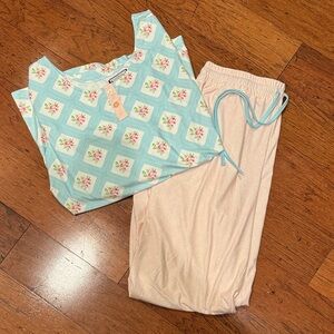 Sweet Honey Two piece pajamas. Womens XXL. New without tags. So cute!